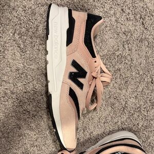 New Balance Women's Blush and Black Sneakers NEW